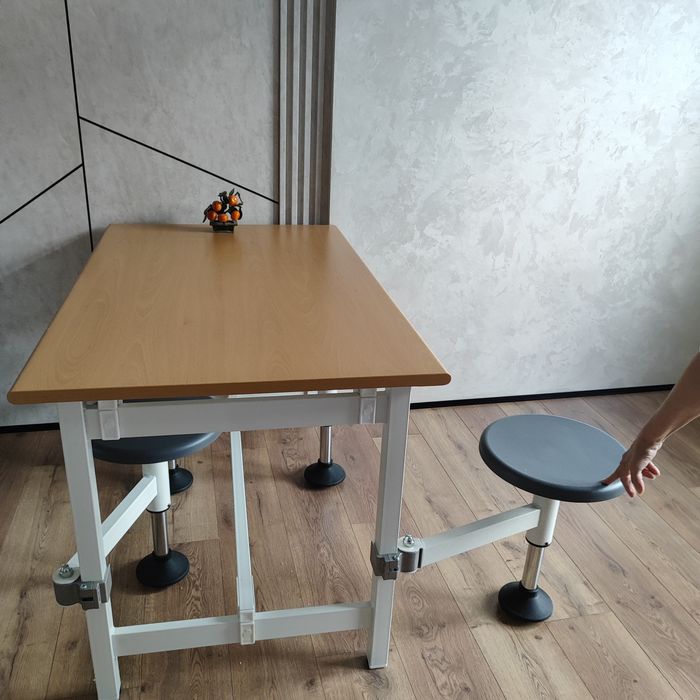 Кухонный или рабочий стол