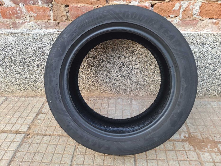 Гума 225 50 17 Goodyear летнa 1бр.40лв