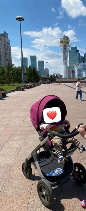 Продам отличную  коляску Stokke