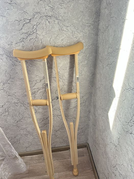 Продам детские костыли