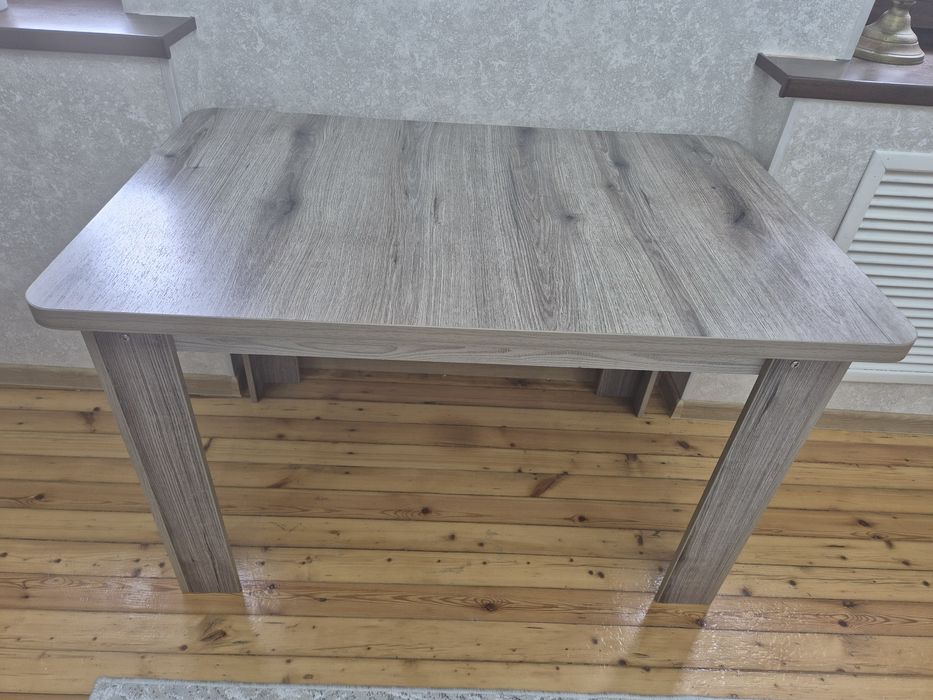 Стол.в гостинную.на кухню