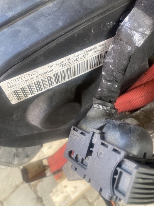 Продавам на части отличен двигател,скорости ,Vw Golf 5 2.0fsi BLX