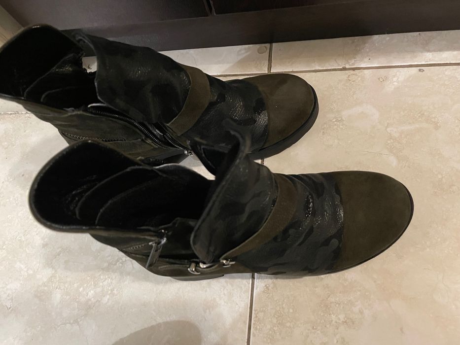 Необикновени кожени боти