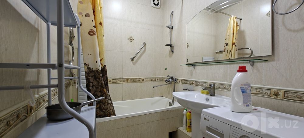 Продаётся 3в4 комнатная квартира на Карасу-4