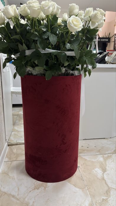Продается белые розы длинные