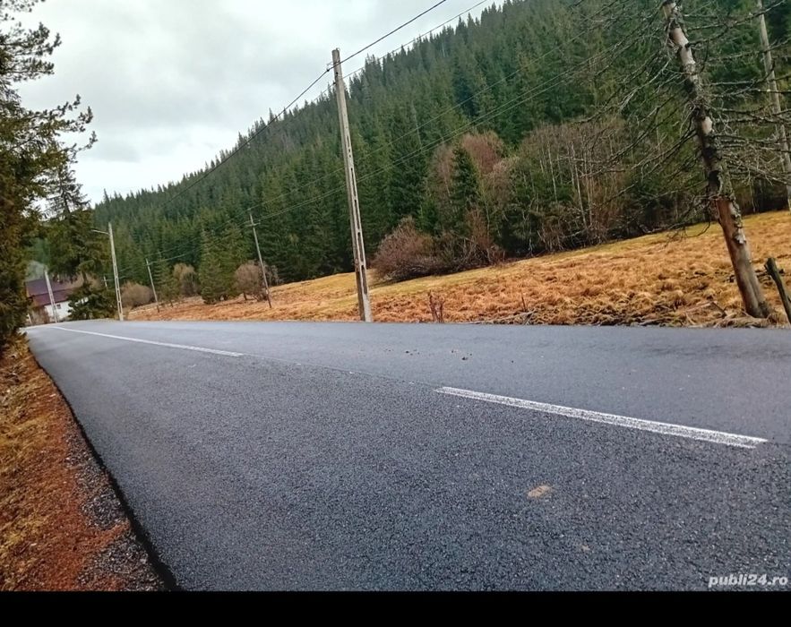 Teren de vinzare,si Casă cu anexe