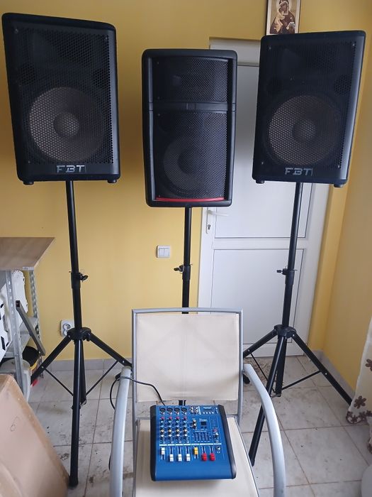 Mixerul este încă în garantie are 2 luni  de cînd e cumpărat.