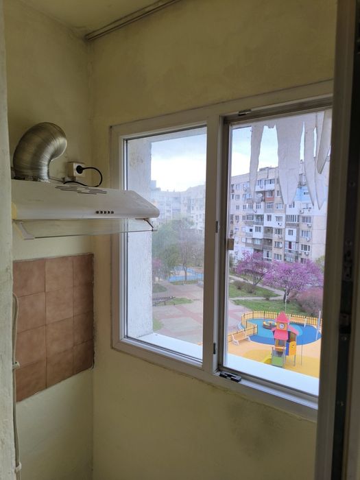 Двустаен апартамент – локално парно, среден етаж