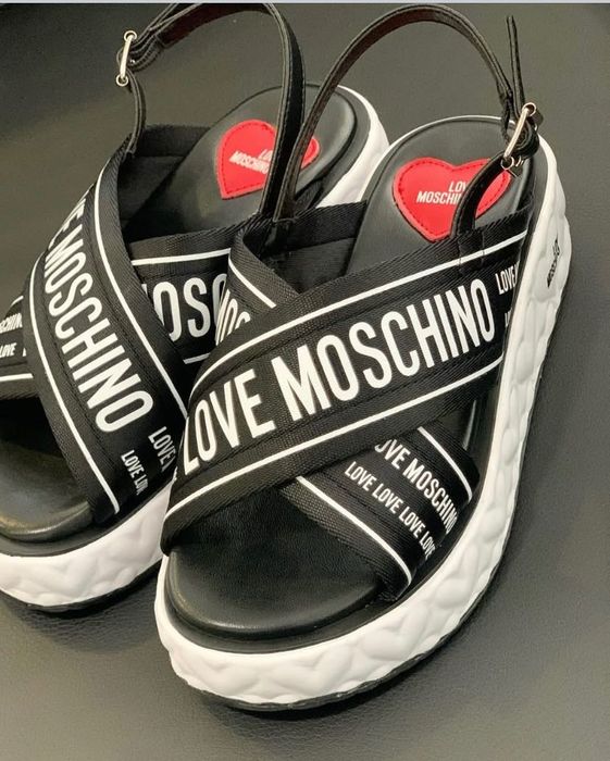 Обувки сандали moschino 41