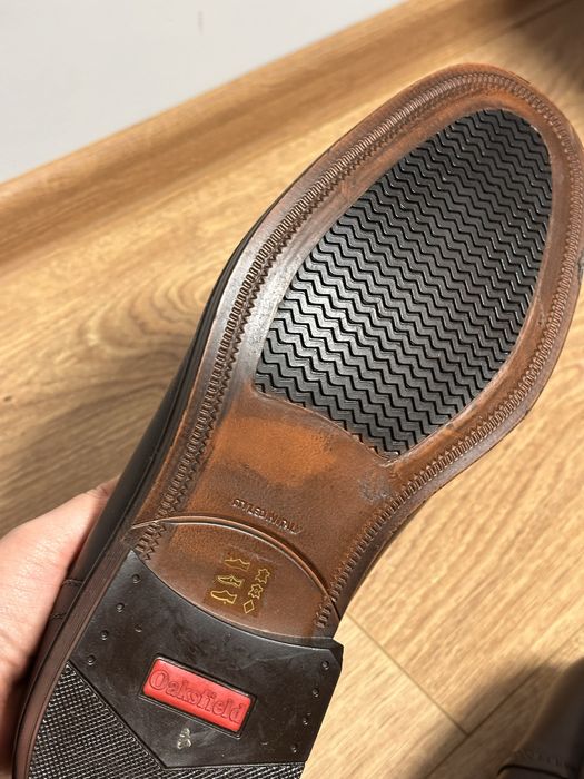 Продаю мужскую кожаную обувь