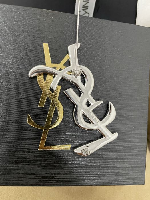 Brosa YSL cu strasuri