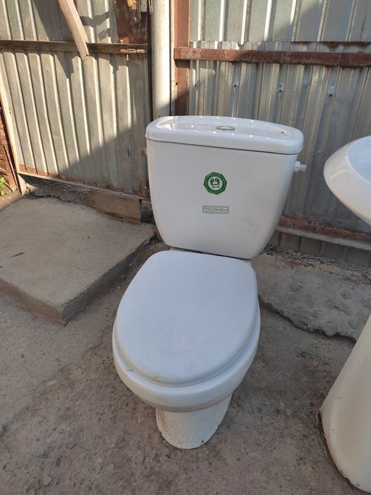 Унитаз с бочком белая