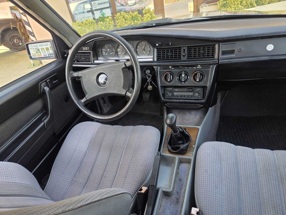 MERCEDES-BENZ 190 1986 — imagine 4