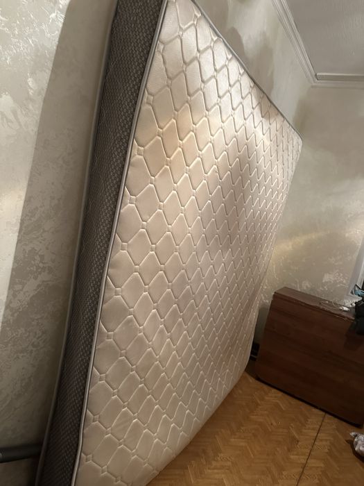 Хороший мягкий матрас