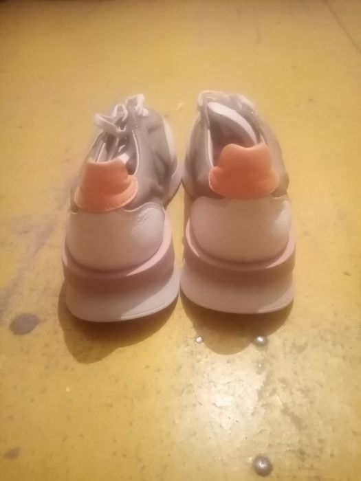 Кроссовки новыйй