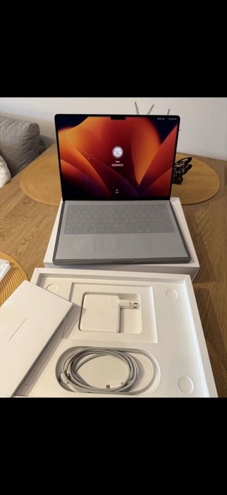 MacBook Pro 14” M2 Pro | 32GB RAM | 512GB SSD | 10-core | 95% Battery