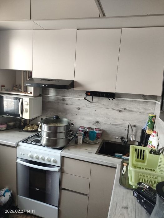 Продам 2 к квартиру 4/5  р-он ДБС.