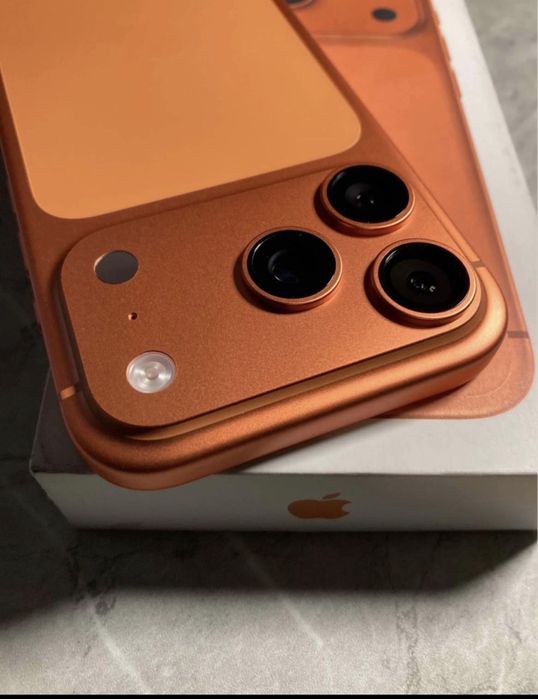 Iphone 17 Pro Max / Portocaliu 256 GB / 10 Cicluri Incarcare / NOU