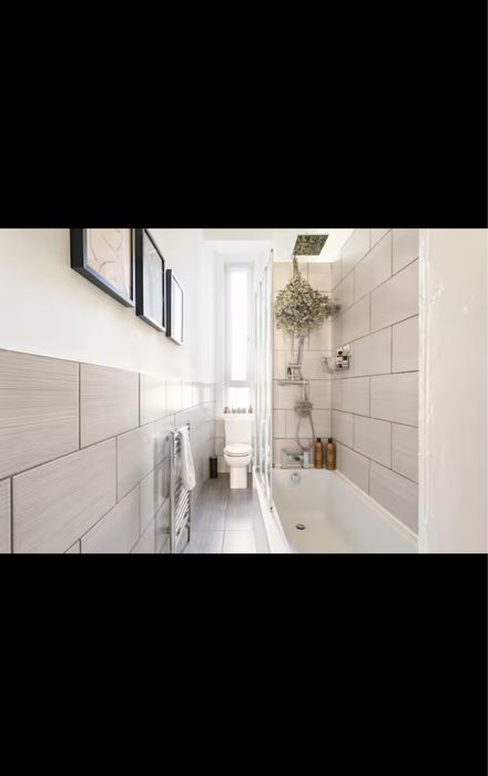 Дава се под наем Двустаен апартамент в София, Център - 65 кв.м за 561 € - Снимка #2