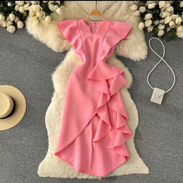 Продам  розовое платье