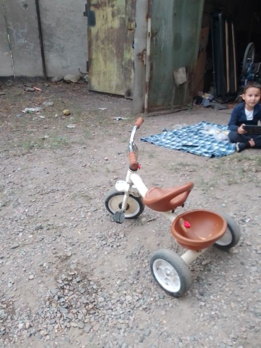 Велосипед в хорошем состоянии продаю потому что маленький