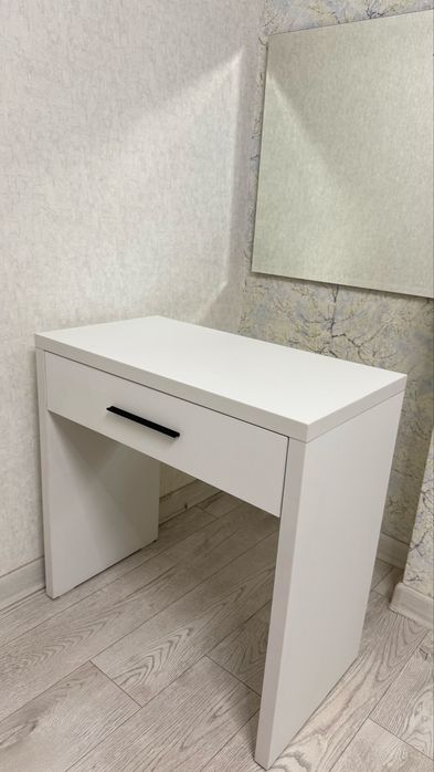 продаю косметический столик