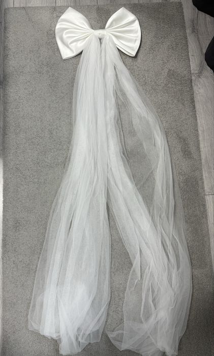 Funda alba din satin+voal accesoriu rochie