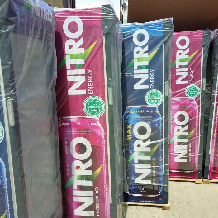 Скидка !!! Продаются витринные холодильники.