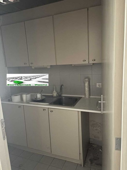 Дава се под наем Офис в Пловдив, Кършияка - 237 кв.м за 2370 € - Снимка #3