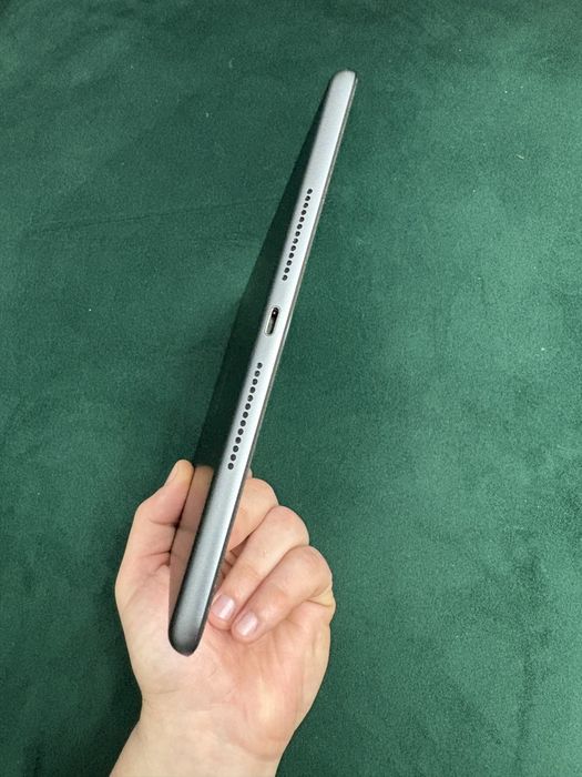 Ipad generatia 9 64 Gb