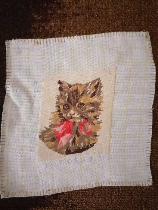 Бродирани нови гоблени