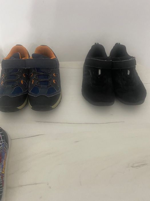 Adidasi baiat marimea 30