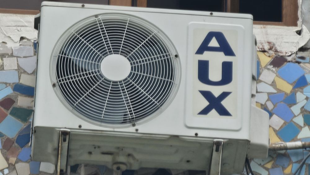 Кондиционер  AUX