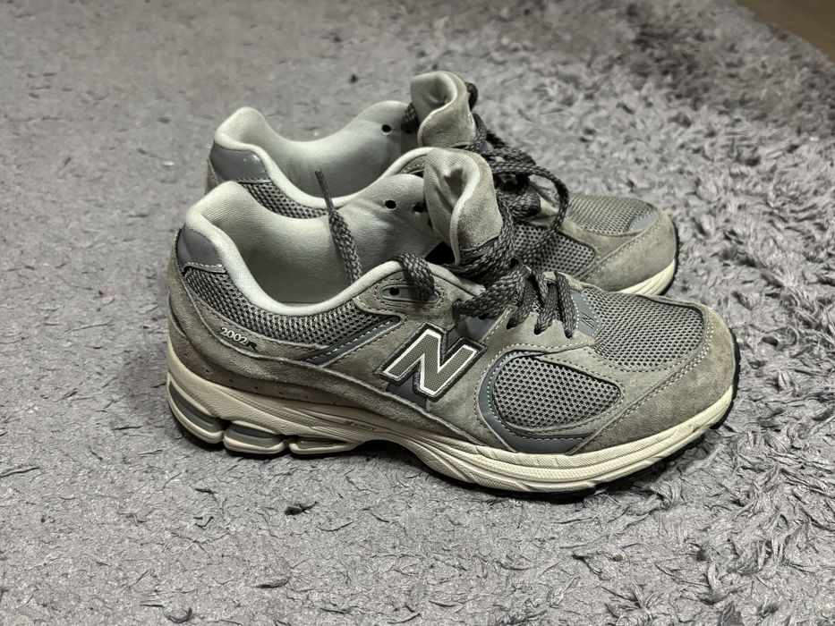 New Balance 2002r