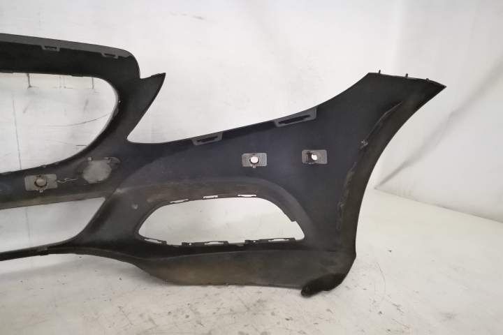 Оригинална предна броня със сензори и лява решетка на проектора в добр