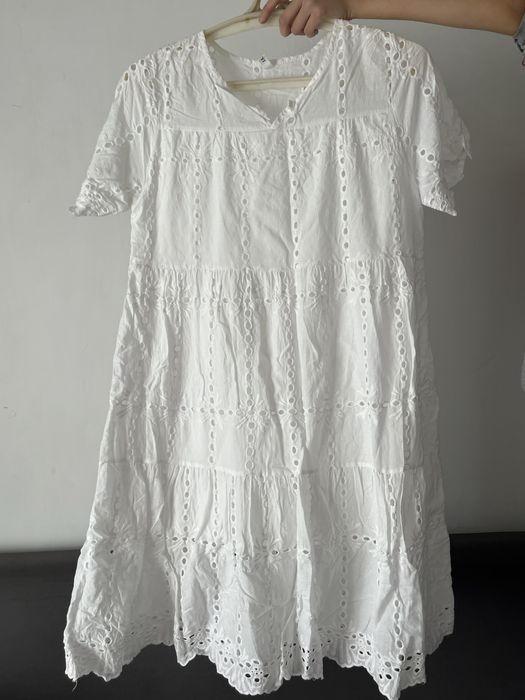 Белое, удобное платье