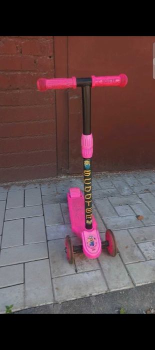 Трехколесный самокат Scooter со светящимися колёсами