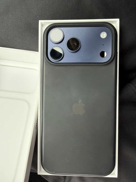 Чисто нов iphone 17 Pro Max!