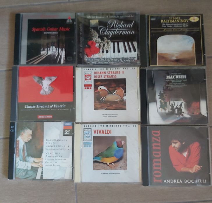 CD-uri cu muzică diversă