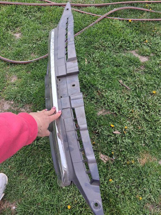 Vand grila fata audi a3