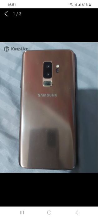 В продаже самсунг s 9  плюс