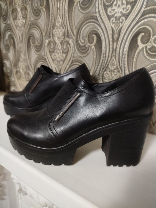 Обувь как новая ! Качество Супер 37 и 38 размер