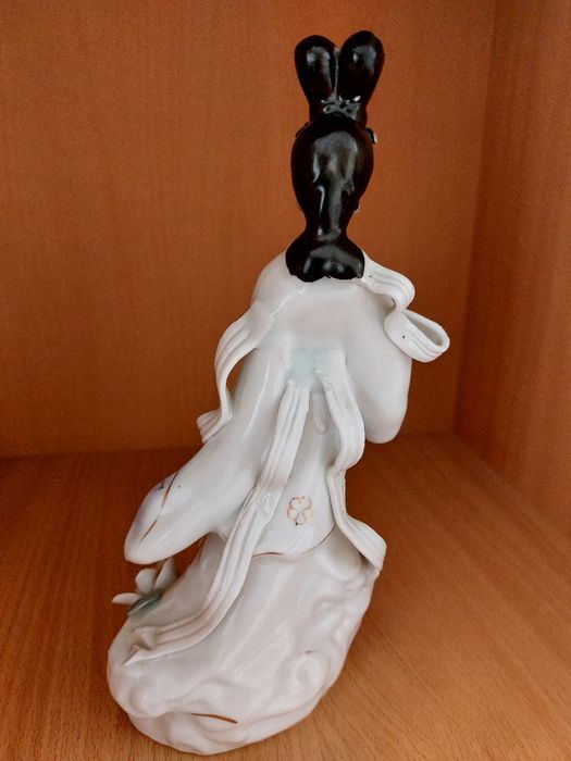 Продам статуэтку