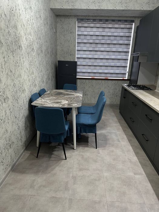 Сдаётся абсолютна новая квартира на Махтумкули 3-комнатная