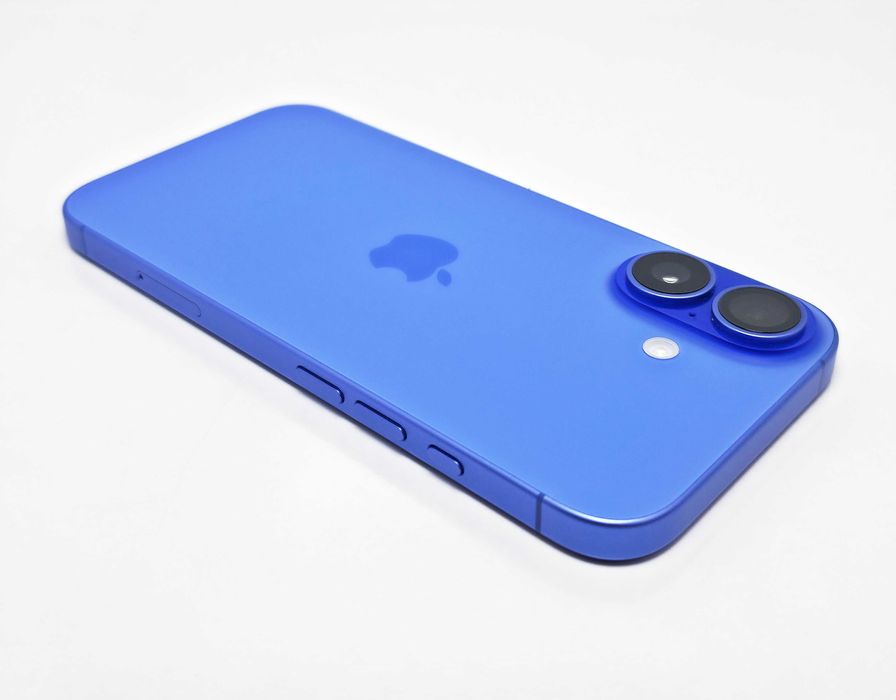 iPhone 16 128GB Ultramarine