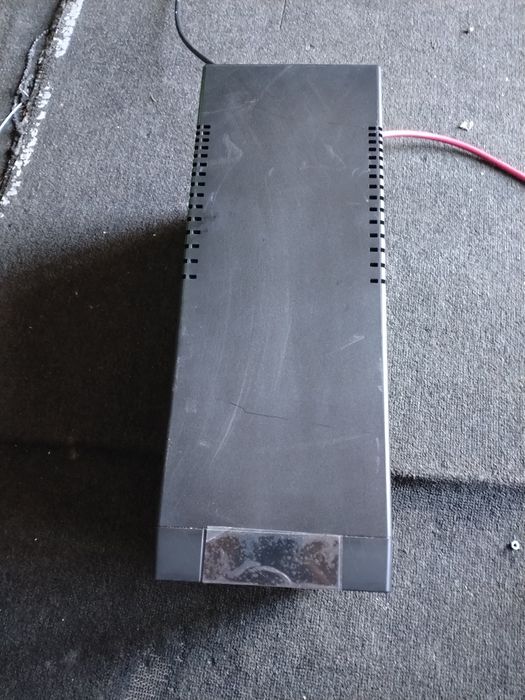 UPS cu acumulator