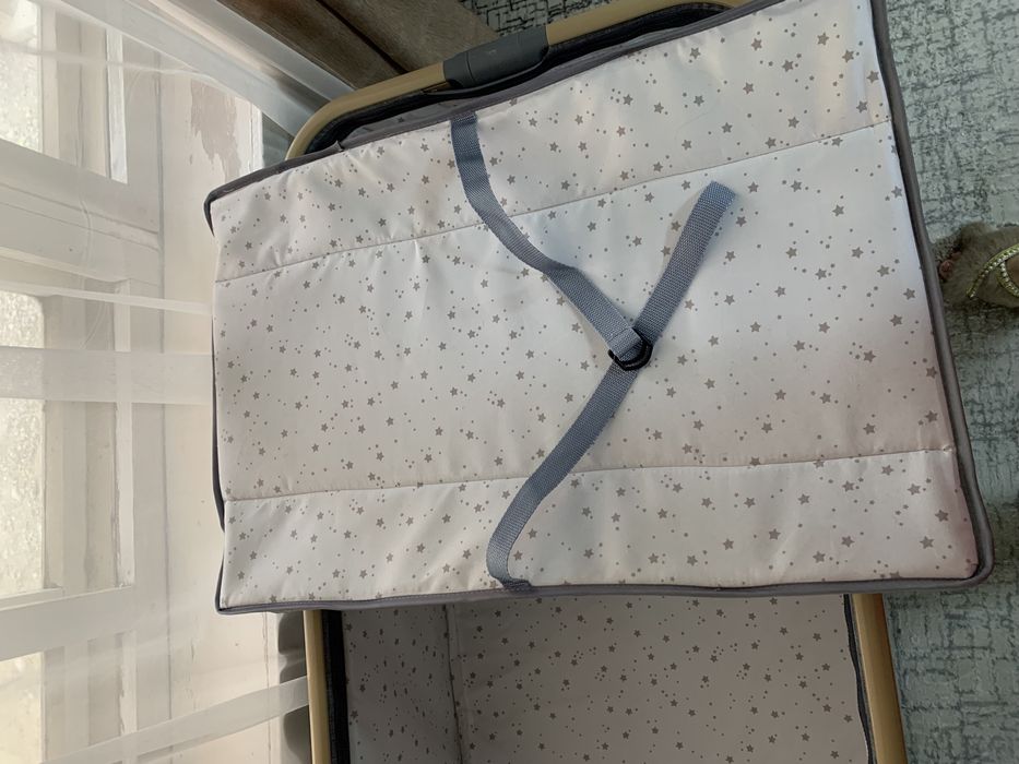 Продам приставную кроватку манеж