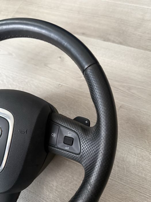 Волан с пера и еърбег Audi A4 A5 A6 A7 airbag S-line