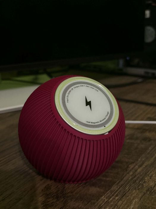 Зарядна станция за Iphone