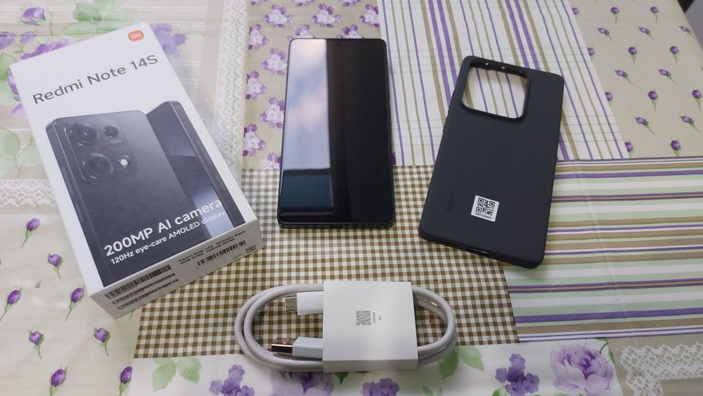 Продавам телефон Redmi Note 14S